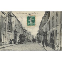 77 DAMMARTIN-EN-GOËLE. Dilligence devant Hôtel du Chemin de fer dans Grande Rue 1907
