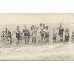 40 MIMIZAN PLAGE. Rare Photo cpa groupe de Baigneurs vers 1933