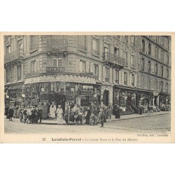 92 LEVALLOIS PERRET. Raymond le Grand Bazar rue du Marché