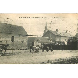 60 LE PLESSIS-BELLEVILLE. Chevaux et Paysans à la Ferme 1913