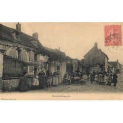 60 LE PLESSIS BELLEVILLE. Grosse animation à la Terrasse d'une Auberge avec Garde Champêtre 1907