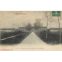 31 ONDES. Ecole d'Agriculture avec jeunes élèves 1910