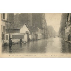 92 LEVALLOIS-PERRET. Inondations 1910. Rue Fazillau ou Jules Guesde