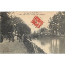 31 RENNEVILLE. Nombreux cyclistes et pêcheur près de l'Ecluse 1912