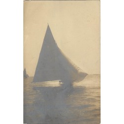 80 AILLY-LE-CLOCHER. Rare photo cpa une régate de voiliers 1906