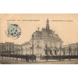 92 LEVALLOIS-PERRET. Hôtel de Ville et Square animation 1905