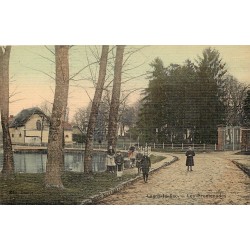 60 LAGNY-LE-SEC. Les Promenades avec nombreux enfants