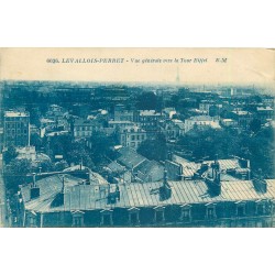92 LEVALLOIS-PERRET. Vue vers la Tour Eiffel