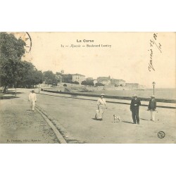 20 AJACCIO. Promeneurs sur le Boulevard Lantivy 1911