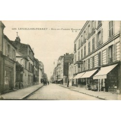 92 LEVALLOIS-PERRET. Pharmacie et Librairie rue des Frères Herbert