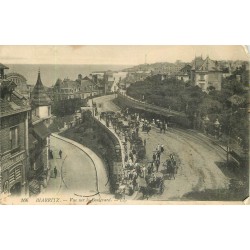 64 BIARRITZ. Grosse animation sur le Boulevard 1908