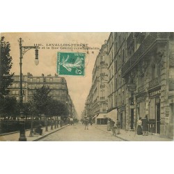 92 LEVALLOIS-PERRET. La Poste Rue Gravel vers la Mairie 1910