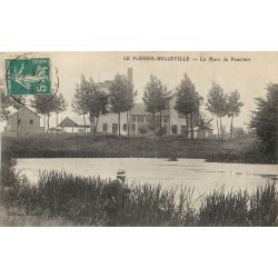 60 LE PLESSIS-BELLEVILLE. Pêcheur de grenouilles à la Mare de Pauclain 1915