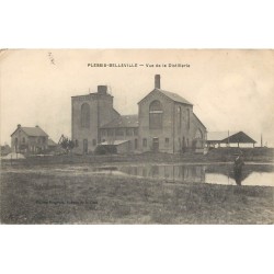 60 LE PLESSIS-BELLEVILLE. La Distillerie à la Mare de Pauclain avec personnage