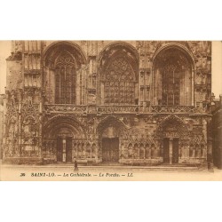 3 x cpa 50 SAINT-LO. Cathédrale, Porche, intérieur et Nef Eglise Notre-Dame