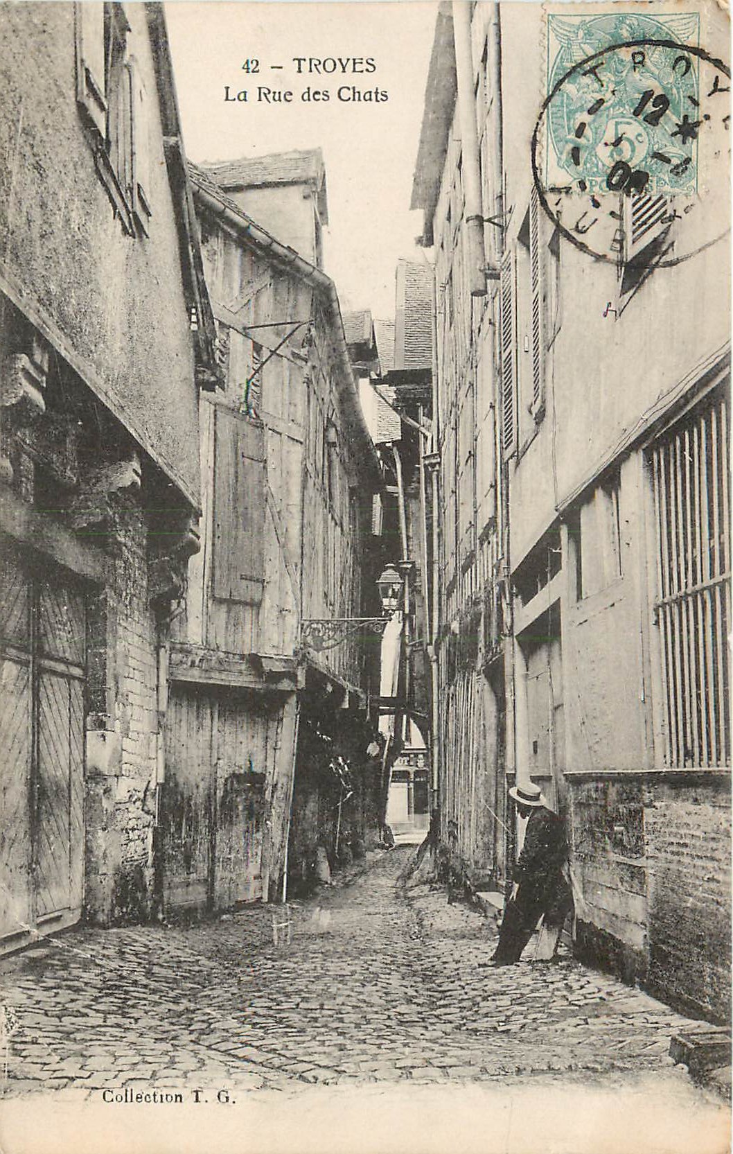 10 TROYES. Rue des Chats 1906