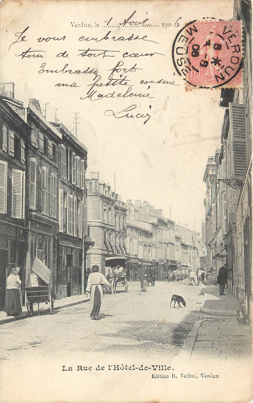 55 VERDUN. Rue de l'Hôtel de Ville animée 1906