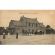 60 LE PLESSIS BELLEVILLE ERMENONVILLE. Attelages fiacres devant la Gare 1917