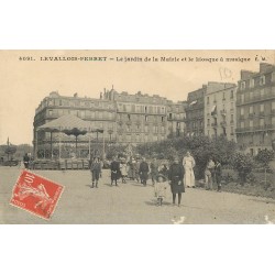 92 LEVALLOIS-PERRET. Le jardin de la Mairie et Kiosque à musique