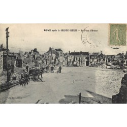 80 ROYE. La Place d'Armes après la Guerre 1920 attelage pour vagonnets et ouvriers