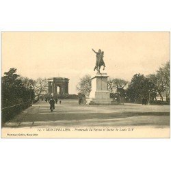 carte postale ancienne 34 MONTPELLIER. Statue Promenade du Peyrou