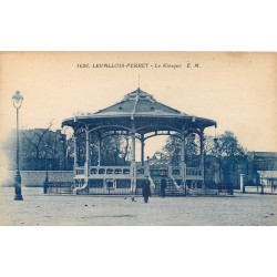 92 LEVALLOIS-PERRET. Le Kiosque à musique