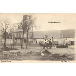 60 LE PLESSIS-BELLEVILLE. Intérieur d'une Ferme avec attelage et poules 1916
