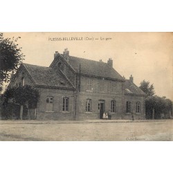 60 LE PLESSIS-BELLEVILLE. La Gare petite animation