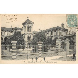 92 LEVALLOIS-PERRET. Attelage fiacre devant l'Hospice du Perpétuel-Secours 1906