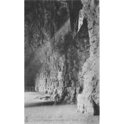 PARIS 19. Intérieur de la Grotte des Buttes-Chaumont