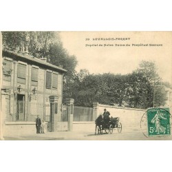 92 LEVALLOIS-PERRET. Fiacre devant Hôpital de Notre-Dame du Perpétuel Secours 1909