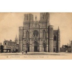 50 AVRANCHES. Eglise Notre-Dame des Champs, Monument aux Morts et Châsse Sainte-Philomène