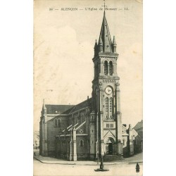 2 cpa EGLISES. Saint-Pierre à Nantes et Monsort à Alençon