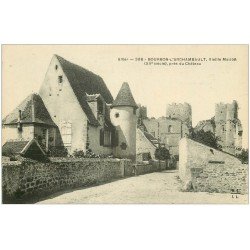carte postale ancienne 03 BOURBON L'ARCHAMBAULT. Vieille maison près du Château