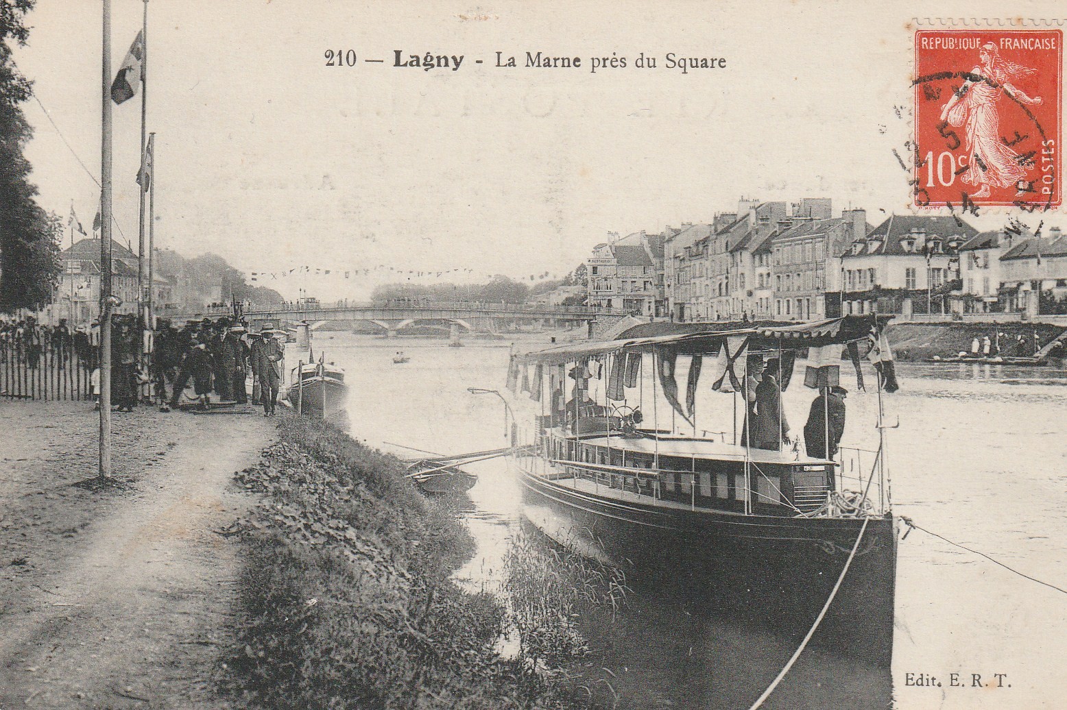 77 LAGNY SUR MARNE. Bateau vedette pour ballade sur la Marne près du Square 1914