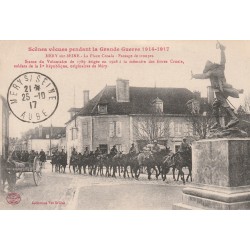 10 MERY-SUR-SEINE. Passage de troupes Place Croala 1917