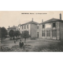 51 MONTMIRAIL. Le groupe scolaire avec écoliers 1917