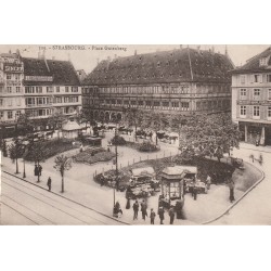 67 STRASBOURG. Kiosques à journaux PLace Gutenberg 1919