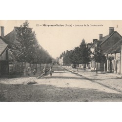 10 MERY-SUR-SEINE. Avenue de la Gendarmerie 1915