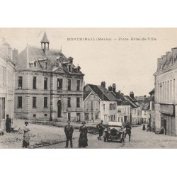 51 MONTMIRAIL. Auto militaire Place Hôtel de Ville 1916