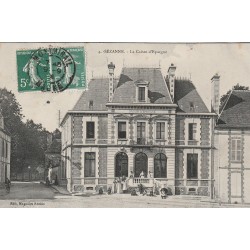 51 SEZANNE. Animation devant la Caisse d'Epargne 1909 écrite à M. Leleu...