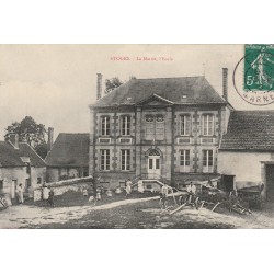 51 ETOGES. Ouvriers et enfants devant Mairie Ecole 1910