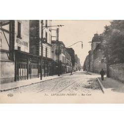 92 LEVALLOIS-PERRET. Hôtel de la Terrasse rue Cavé