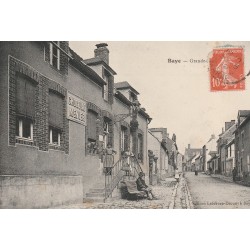 51 BAYE. Grande Rue affiche Chocolat Menier 1910