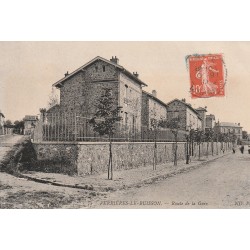 91 VERRIERES-LE-BUISSON. Petite animation Route de la Gare 1910