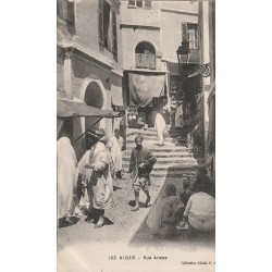 ALGER. Rue Arabe bien animée