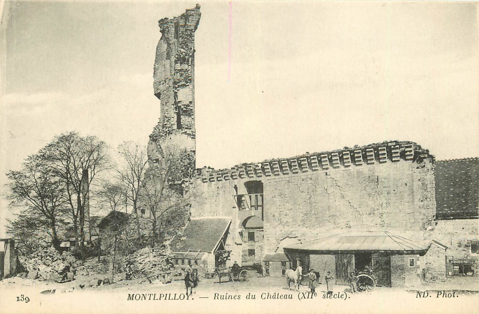 60 MONTLPILLOY MONTEPILLOY. Ruines du Château avec chevaux