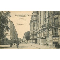 92 LEVALLOIS-PERRET. Magasin de robes rue de Villiers vers 1919