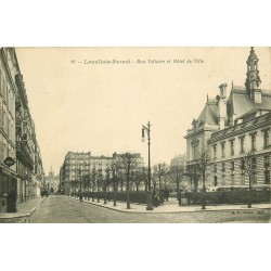 92 LEVALLOIS-PERRET. Hôtel de Ville et Tabac rue Voltaire