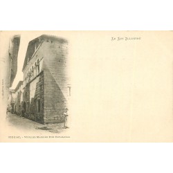 46 FIGEAC. Vieilles Maisons rue Ortabadial vers 1900